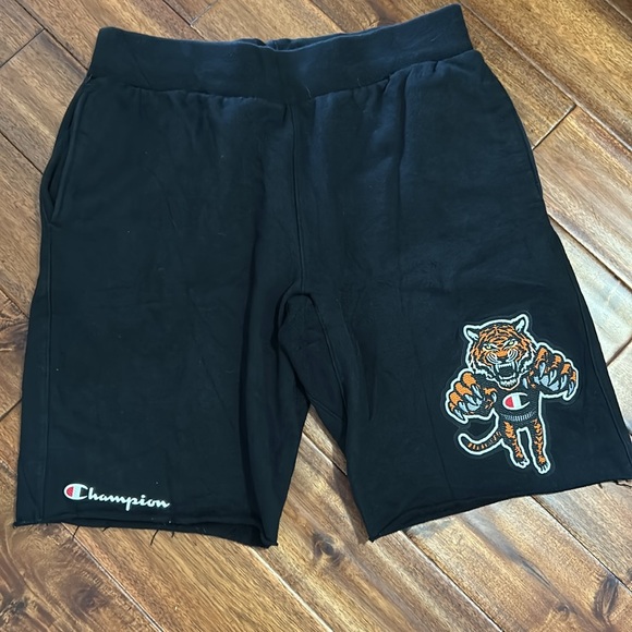 Champion Reverse Weave Heavyweight Cutoff Shorts - Picture 2 of 10